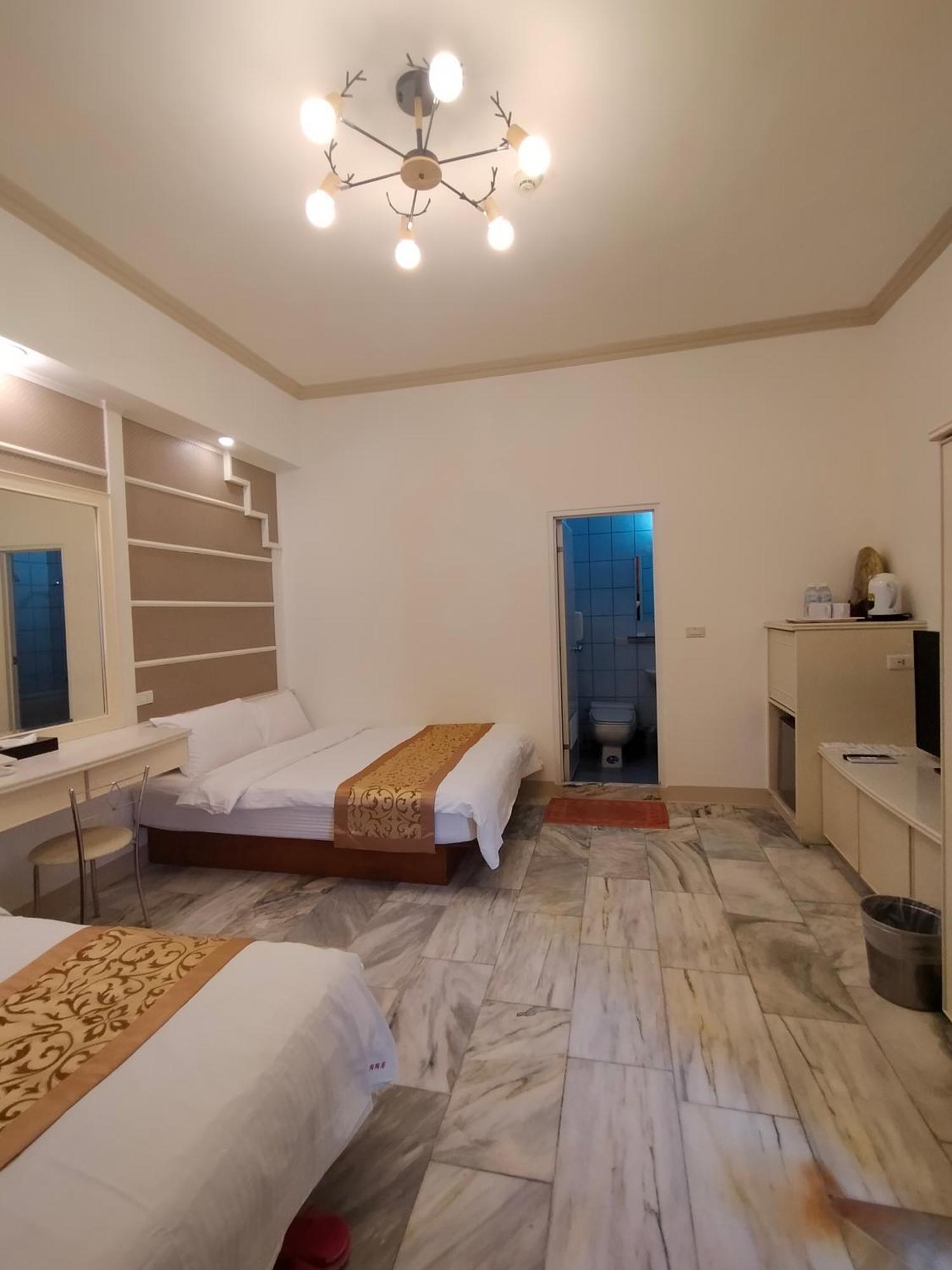 陶陶居商旅 Tautauchu Hotel Hualien stad Exteriör bild