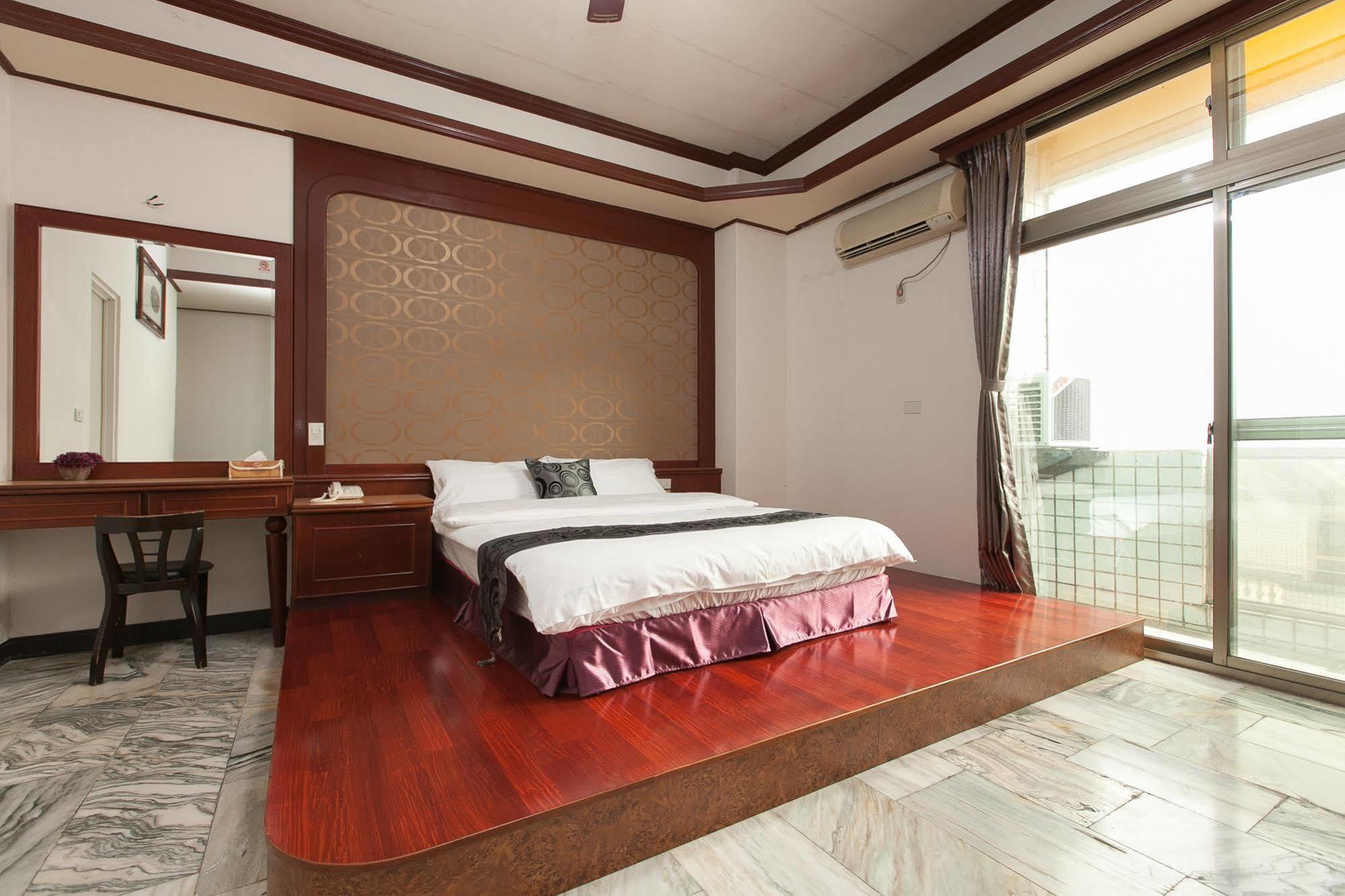 陶陶居商旅 Tautauchu Hotel Hualien stad Exteriör bild