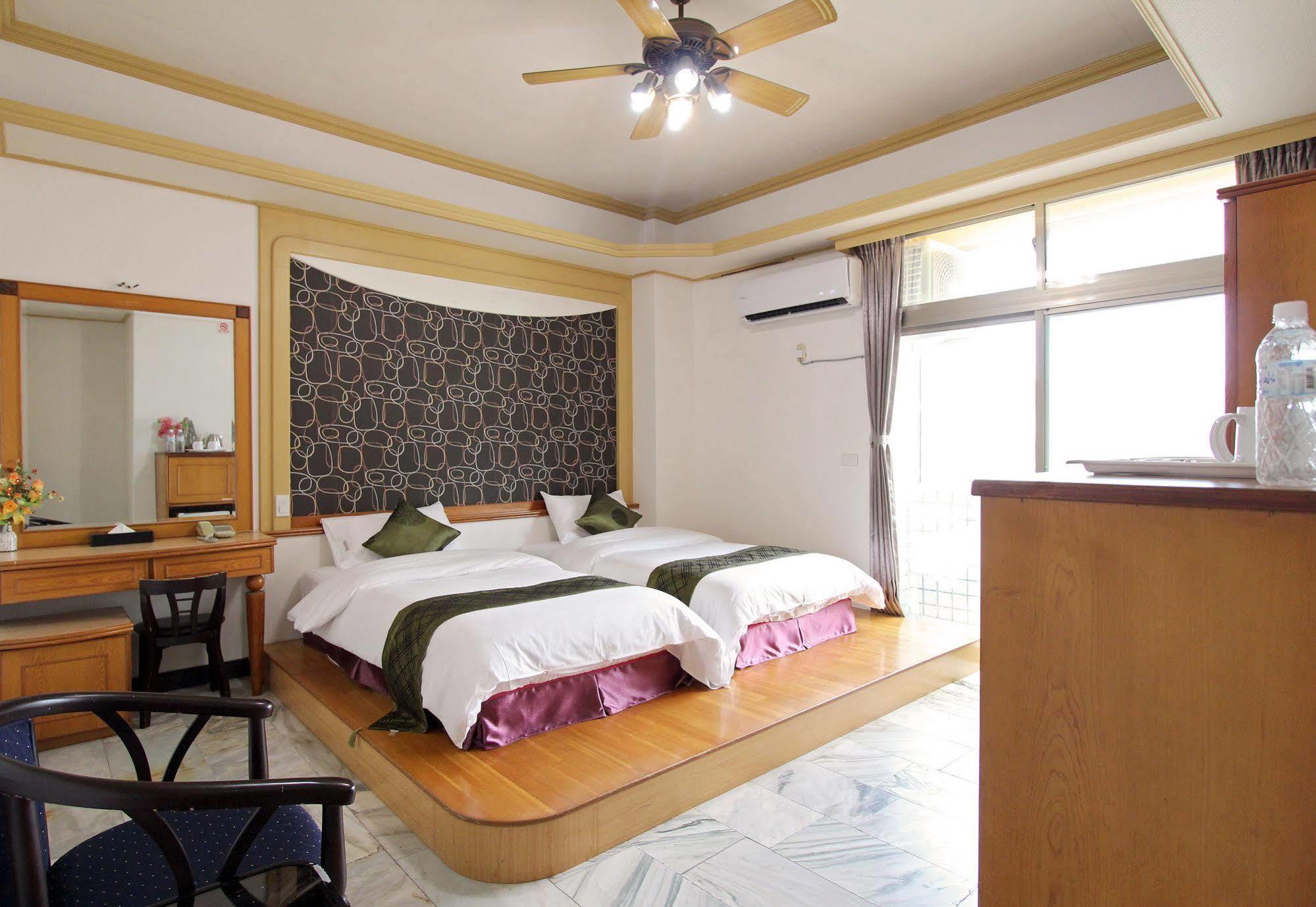 陶陶居商旅 Tautauchu Hotel Hualien stad Exteriör bild