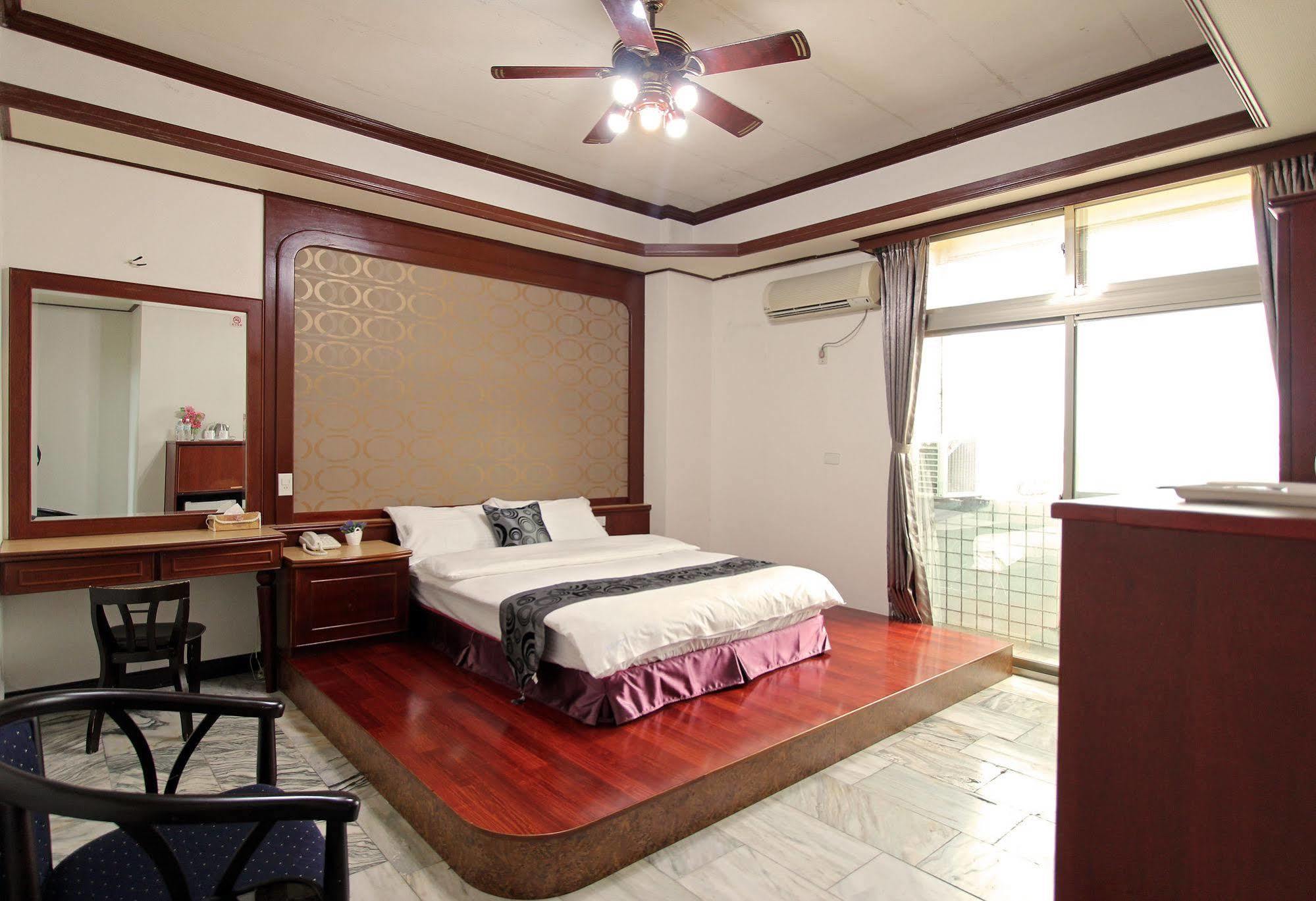 陶陶居商旅 Tautauchu Hotel Hualien stad Exteriör bild